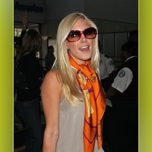 Vintage Authentic Luxury YVES SAINT LAURENT Square 100% Silk Scarf 30X30in - Picture 14 of 14